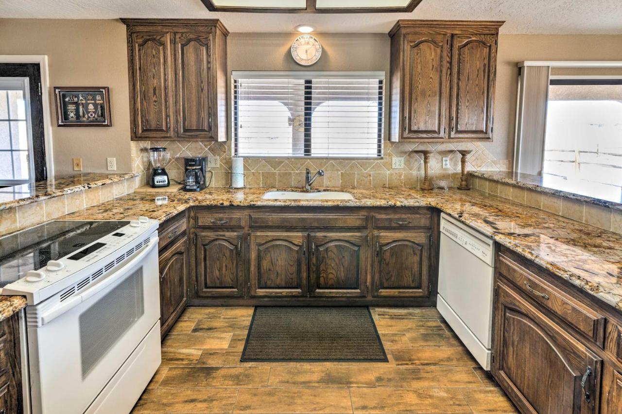 Bullhead City Home With Private Pool, Hot Tub And View Exteriör bild